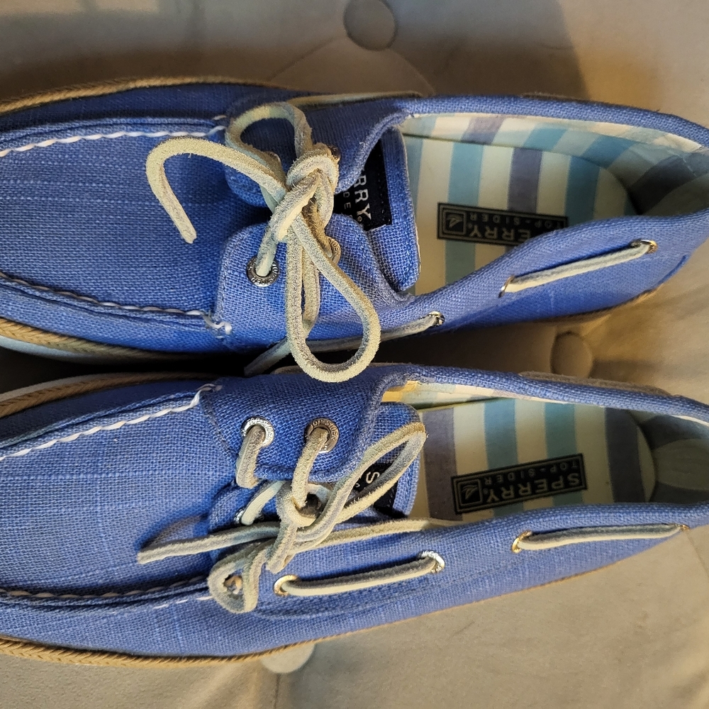 Womens blue periwinkle 7.5 Sperry top siders.